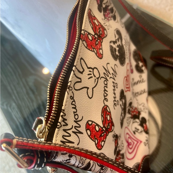 Disney Dooney & Bourke Minnie Mouse Bows and Hearts Crossbody Bag - Picture 7 of 10
